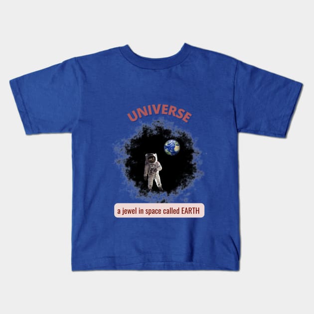 universo y la tierra Kids T-Shirt by FayLu.Art